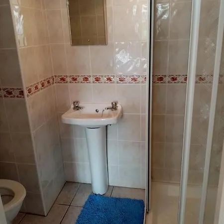 37 Atlantic Point, Ground Floor, Sea View Sleeps 6 شقة